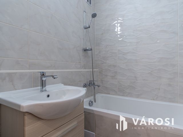 Három vagy négy szoba, és még teljes új, garanciával