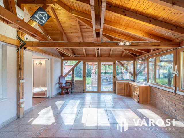 Medencés ház Gyálaréten