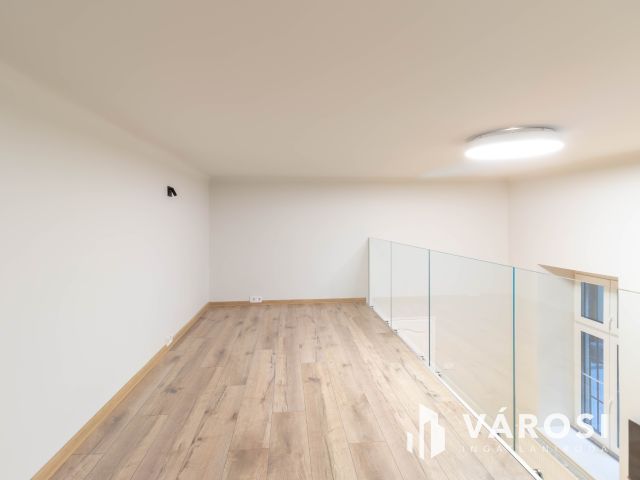 A Nyugati szomszédságában, csendes házban, felújított lakás