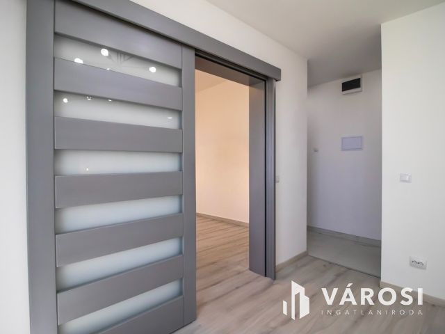 Gyönyörűen felújított 4 szobás lakás a belvárosban