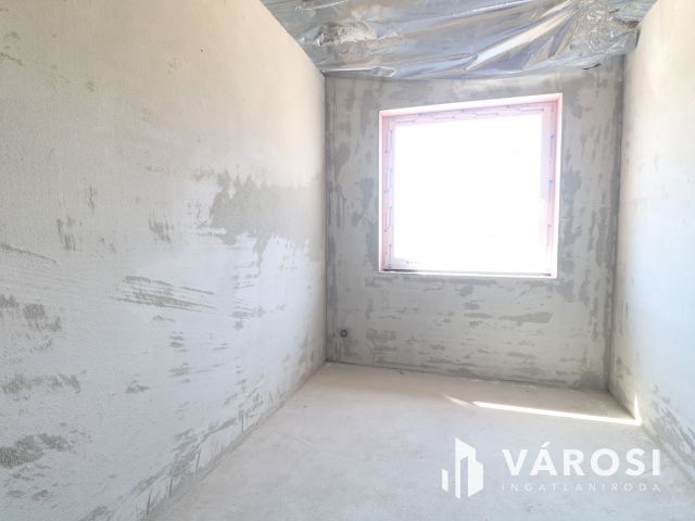 Kulcsrakész családi ház, 10 éves szaldó elszámolással.