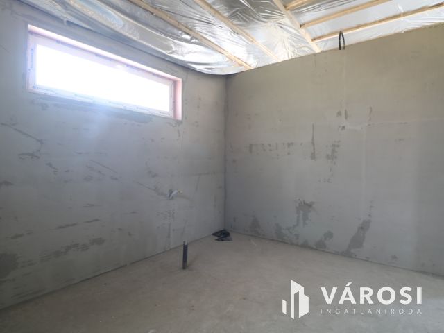 Kulcsrakész családi ház, 10 éves szaldó elszámolással.