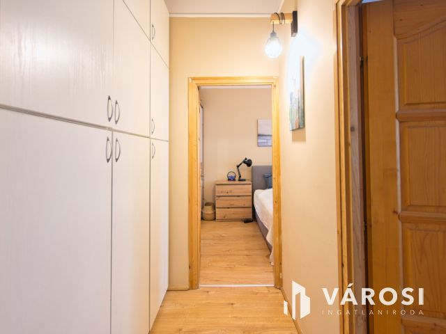 Remek elosztású, 70 m2-es tégla lakás eladó