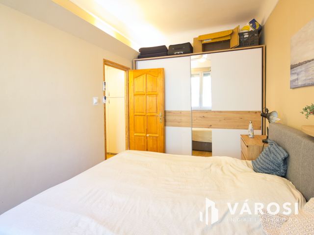 Remek elosztású, 70 m2-es tégla lakás eladó