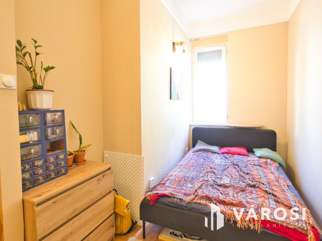 Remek elosztású, 70 m2-es tégla lakás eladó