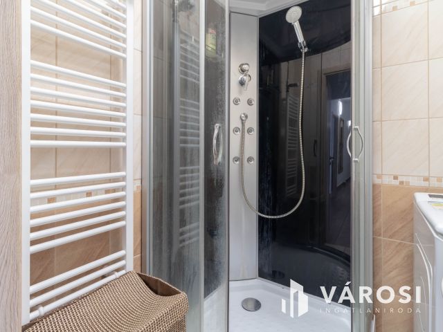 3 szobás, felújított, berendezett, gépesített lakás Csepelen