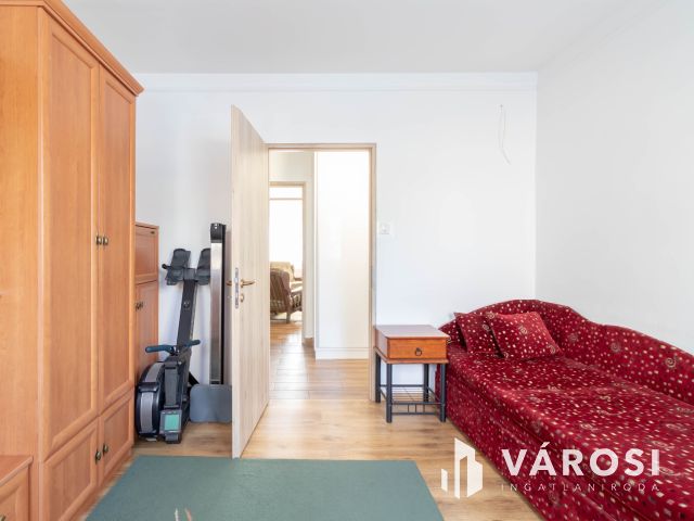 3 szobás, felújított, berendezett, gépesített lakás Csepelen