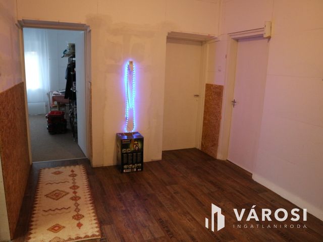 Rádóckölked 110m2 ház, nagy osztható telek ,jó elrendezés.